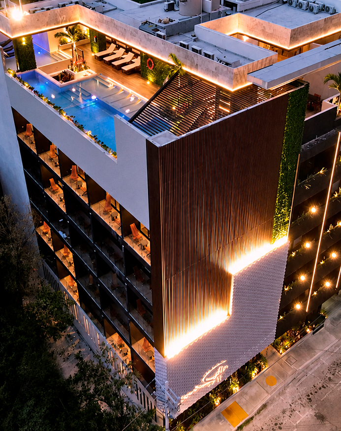 FACHADA-REAL-NOCHE-SOFIA-PLAYA-red